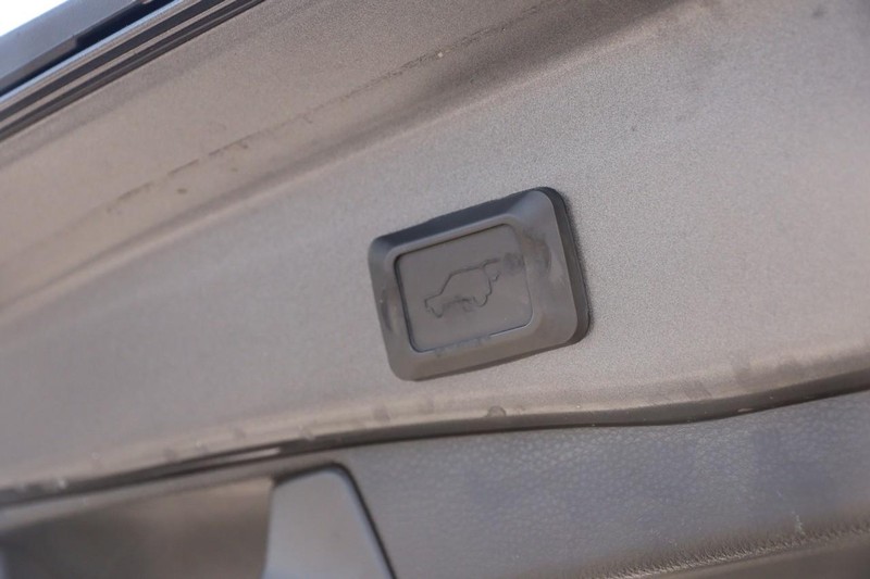 Toyota RAV4 Vehicle Image 07