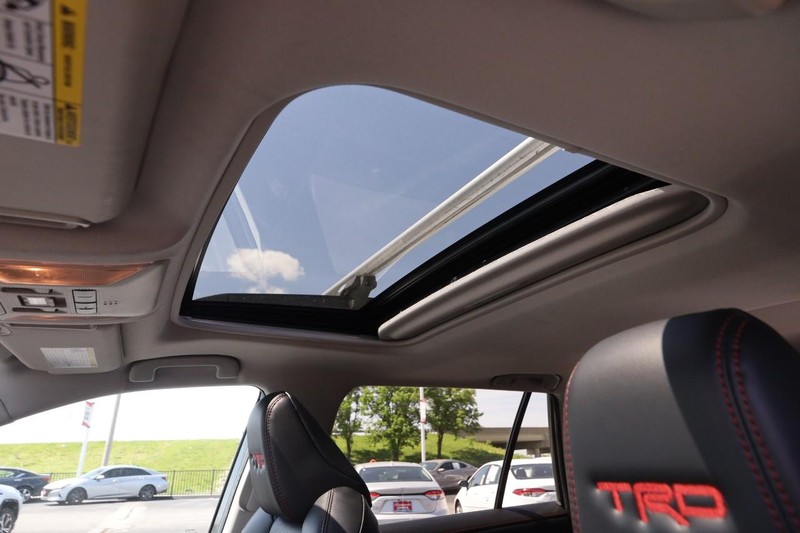 Toyota RAV4 Vehicle Image 08