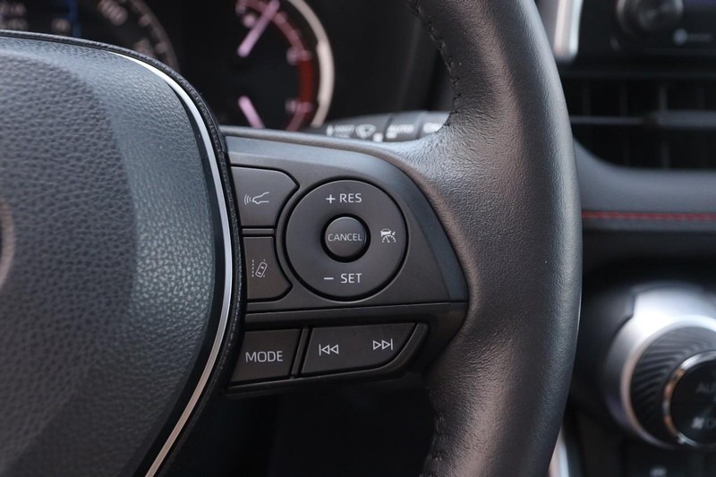 Toyota RAV4 Vehicle Image 13