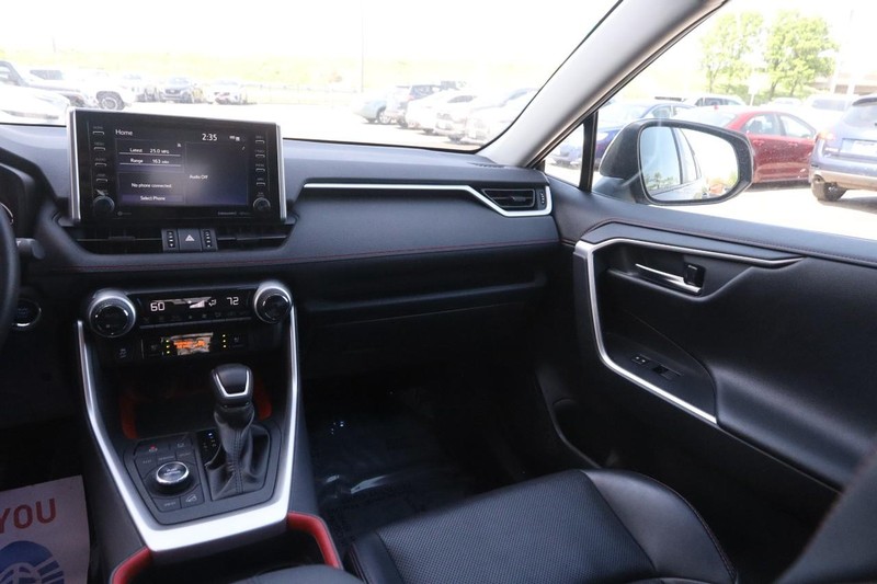 Toyota RAV4 Vehicle Image 25