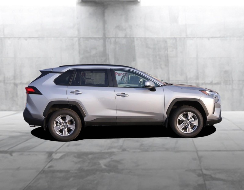 Toyota RAV4 Vehicle Image 05