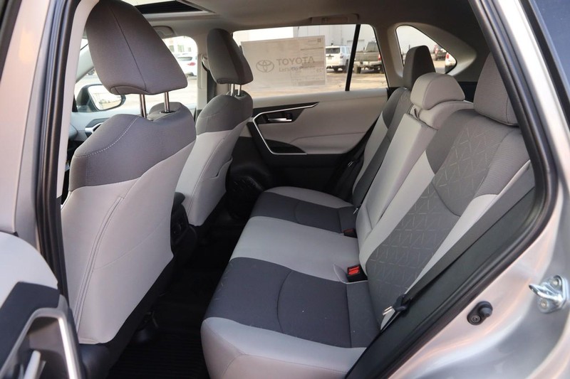 Toyota RAV4 Vehicle Image 11
