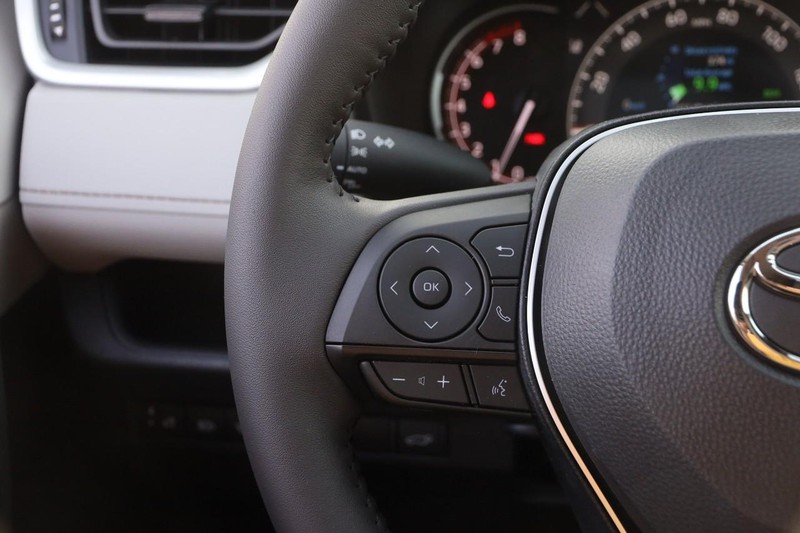 Toyota RAV4 Vehicle Image 13