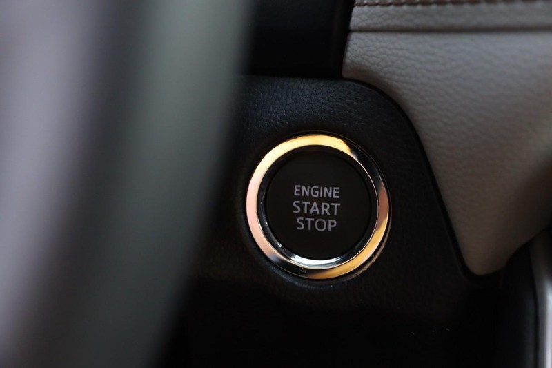 Toyota RAV4 Vehicle Image 16