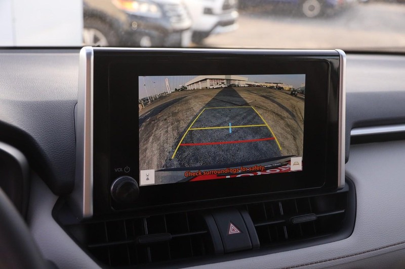 Toyota RAV4 Vehicle Image 18