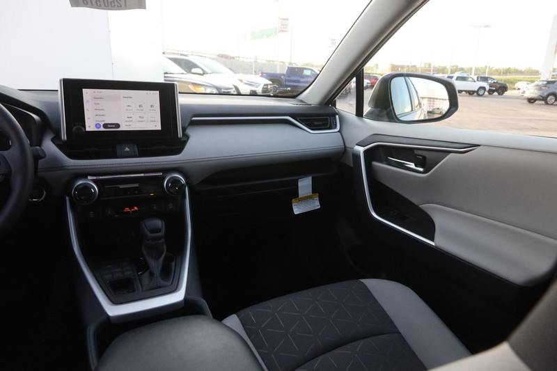 Toyota RAV4 Vehicle Image 26