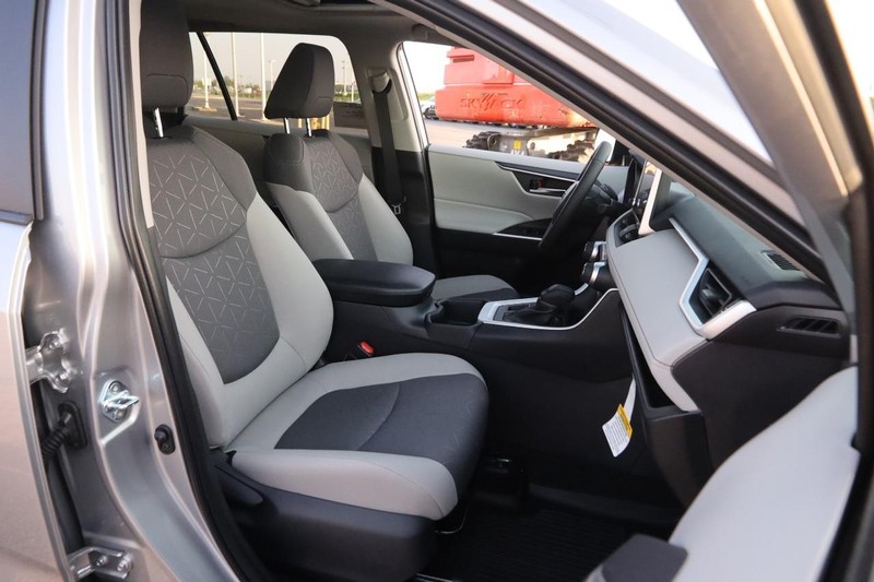 Toyota RAV4 Vehicle Image 27