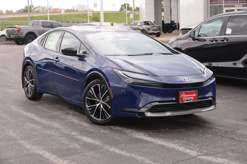 Toyota Prius Vehicle Image 02
