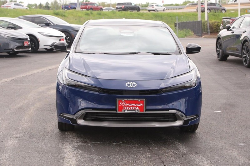 Toyota Prius Vehicle Image 04