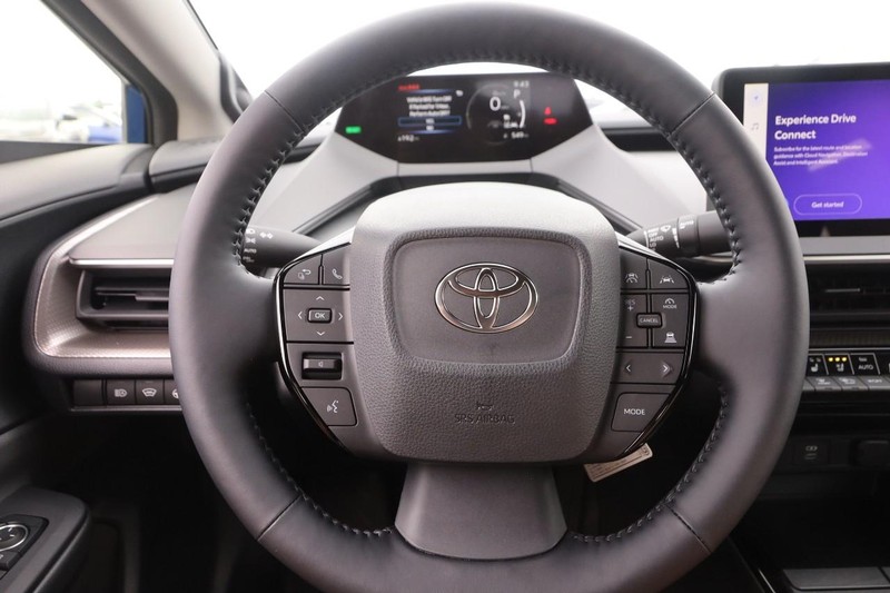 Toyota Prius Vehicle Image 12