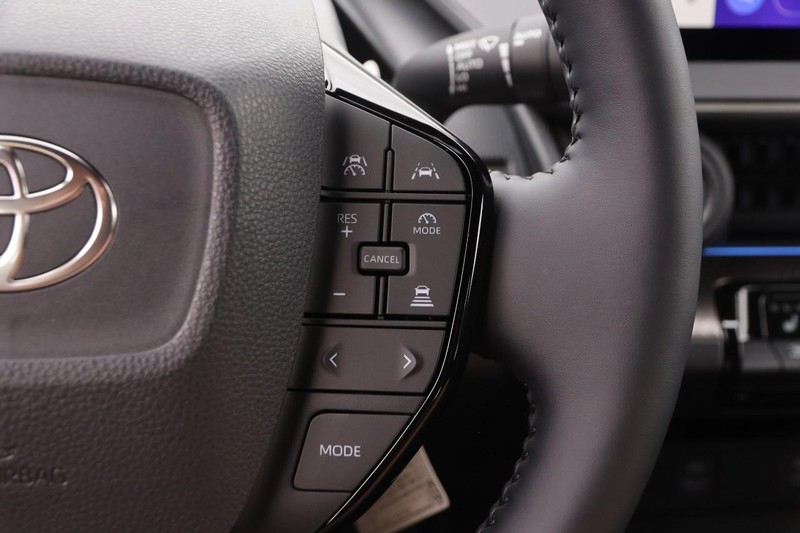 Toyota Prius Vehicle Image 14