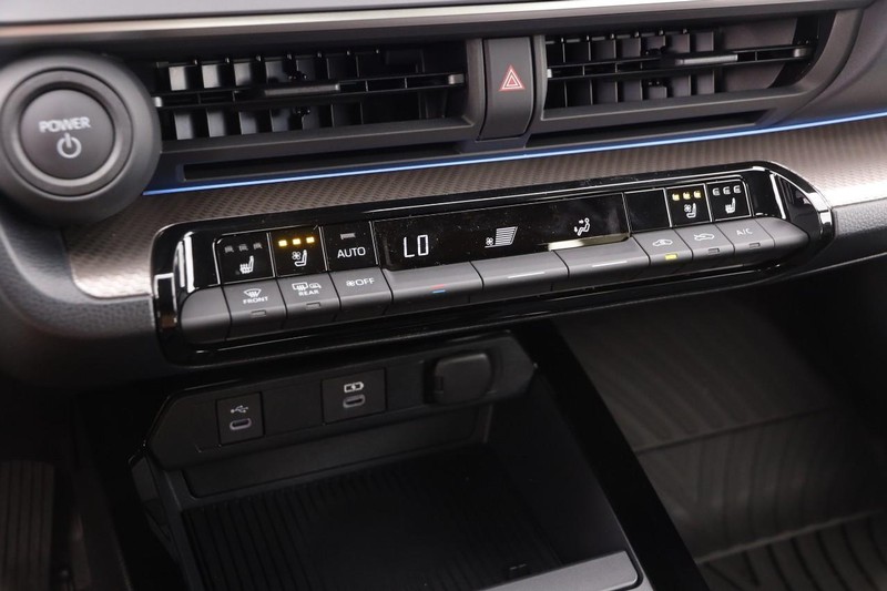 Toyota Prius Vehicle Image 19