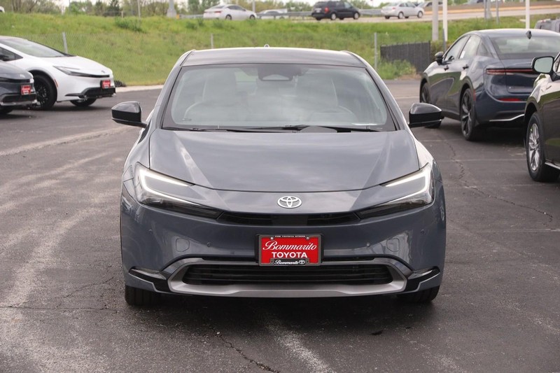 Toyota Prius Vehicle Image 04