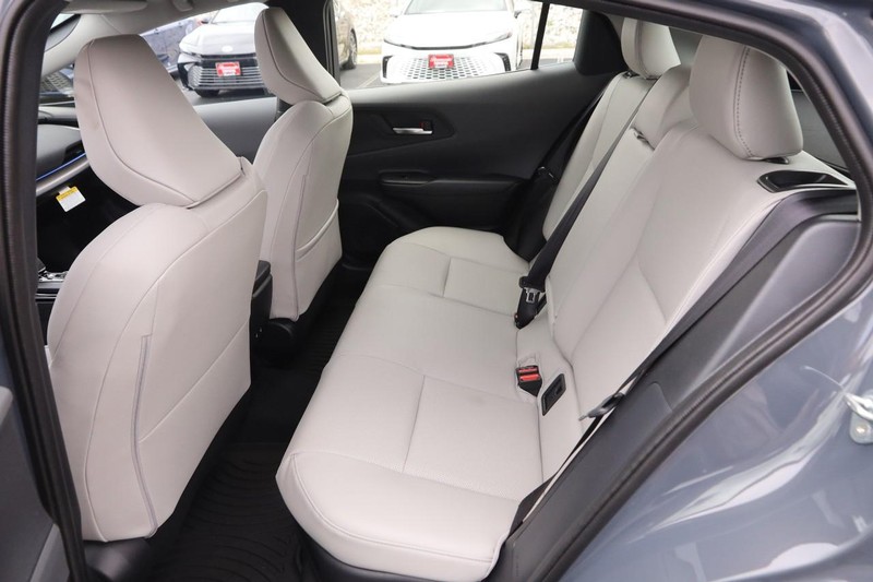Toyota Prius Vehicle Image 11