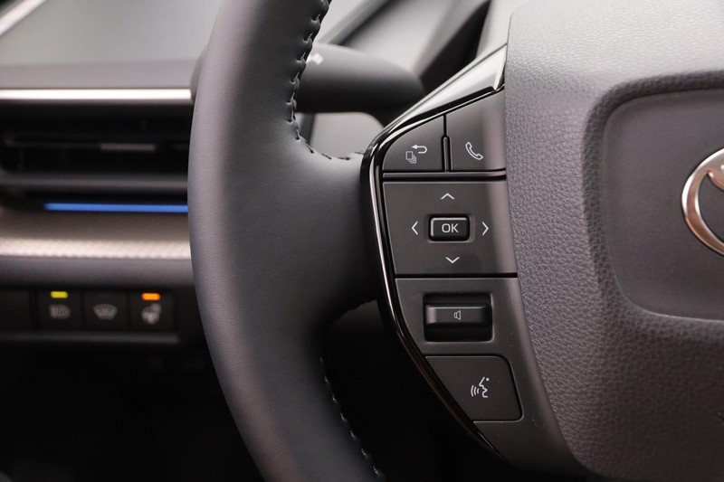 Toyota Prius Vehicle Image 13