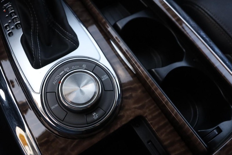 Nissan Armada Vehicle Image 23