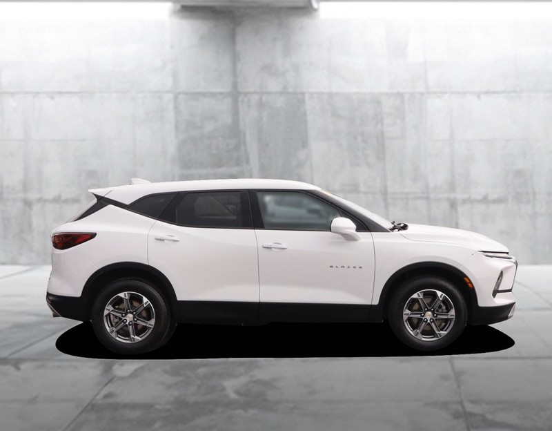 Chevrolet Blazer Vehicle Image 05