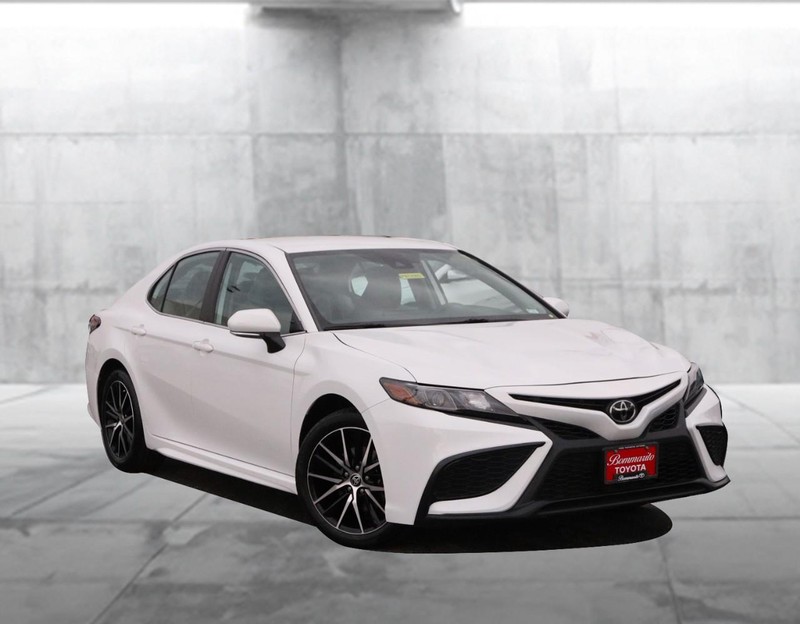 Toyota Camry Vehicle Image 02