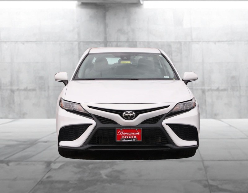 Toyota Camry Vehicle Image 04