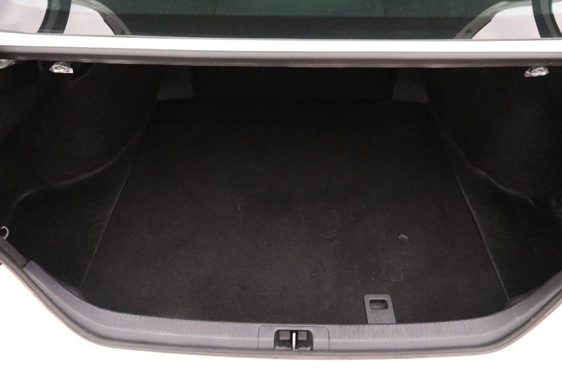 Toyota Camry Vehicle Image 07