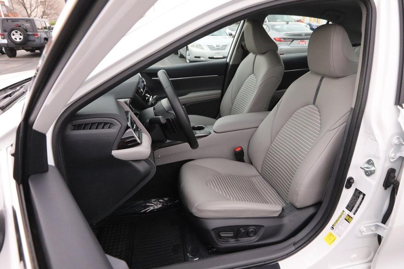 Toyota Camry Vehicle Image 08