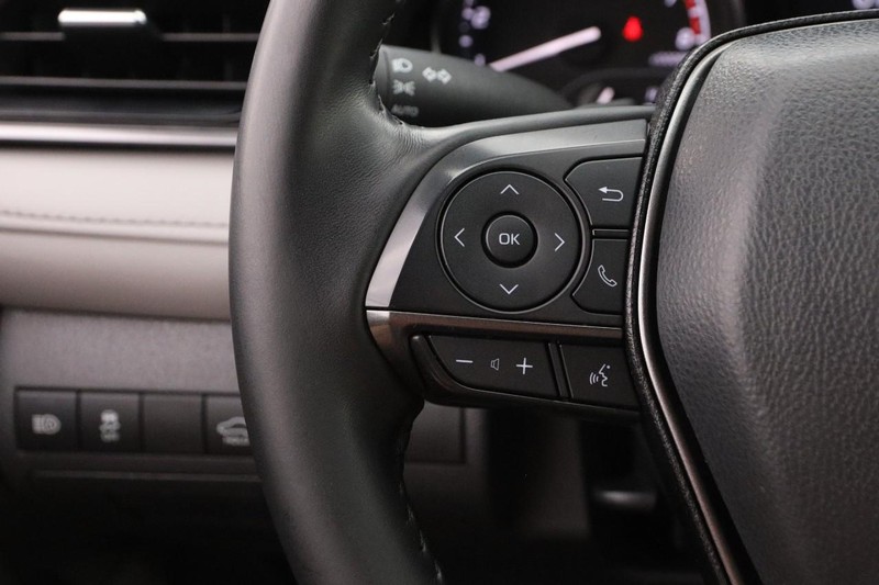 Toyota Camry Vehicle Image 11
