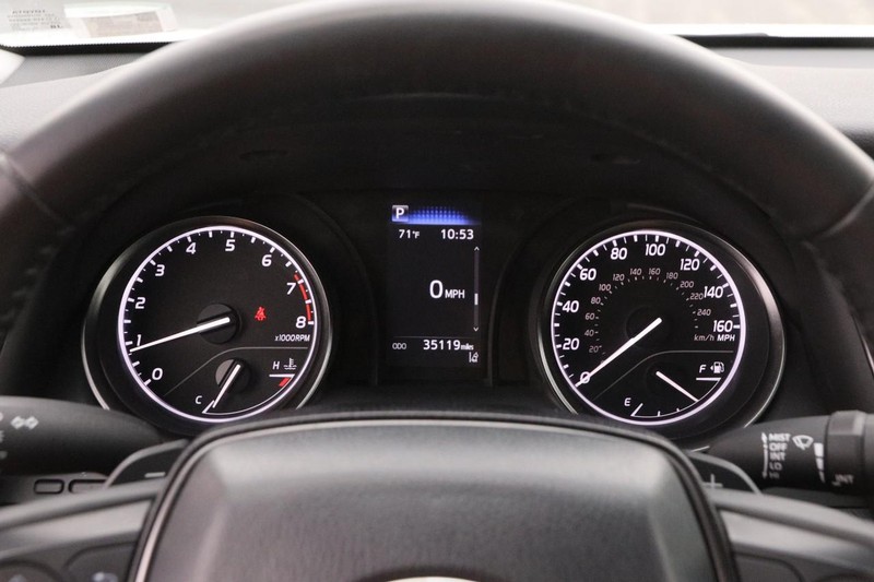 Toyota Camry Vehicle Image 13