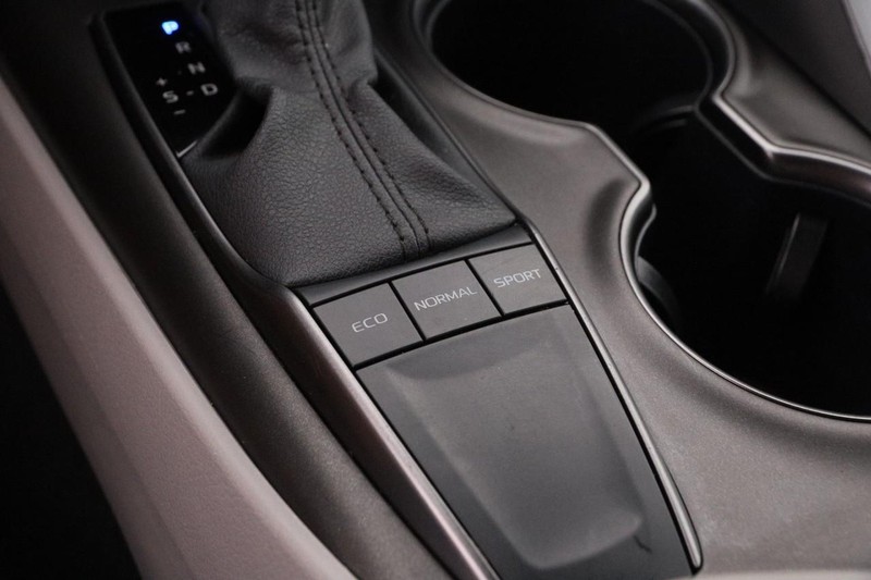 Toyota Camry Vehicle Image 17