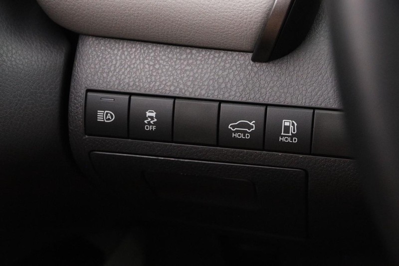 Toyota Camry Vehicle Image 18
