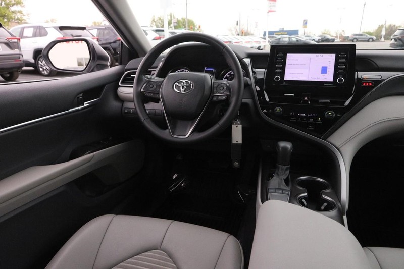 Toyota Camry Vehicle Image 20