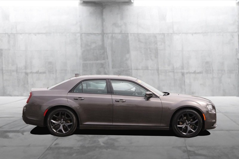 Chrysler 300 Vehicle Image 05