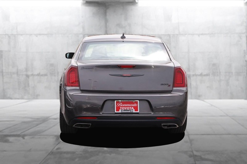Chrysler 300 Vehicle Image 06