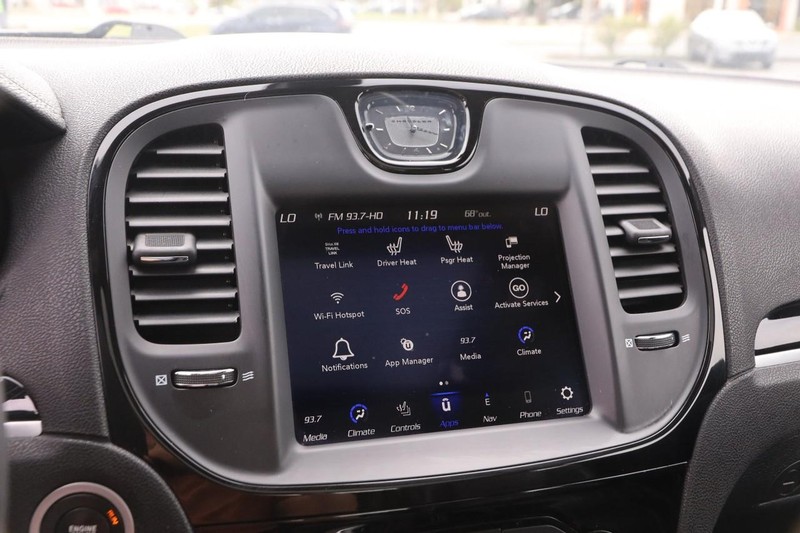 Chrysler 300 Vehicle Image 18