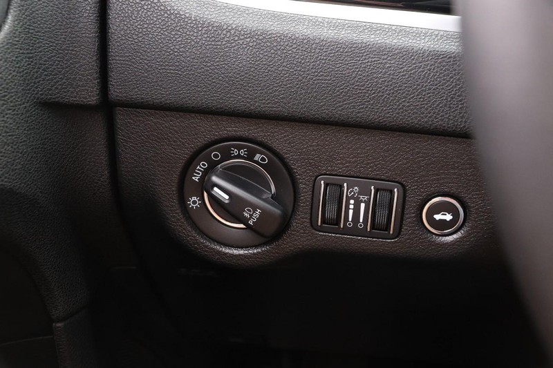 Chrysler 300 Vehicle Image 20