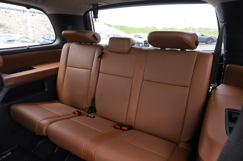 Toyota Sequoia Vehicle Image 12