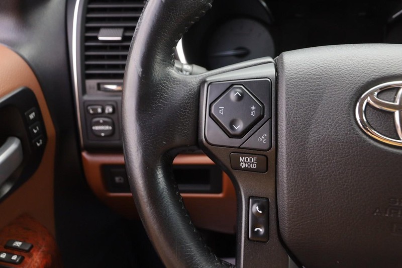 Toyota Sequoia Vehicle Image 15