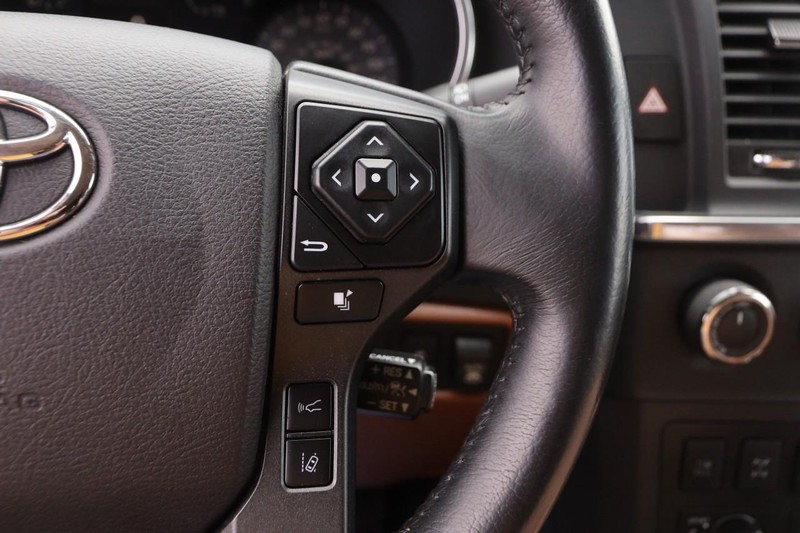 Toyota Sequoia Vehicle Image 16