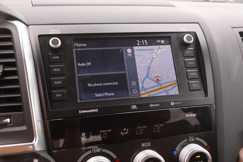 Toyota Sequoia Vehicle Image 21