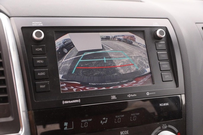 Toyota Sequoia Vehicle Image 22