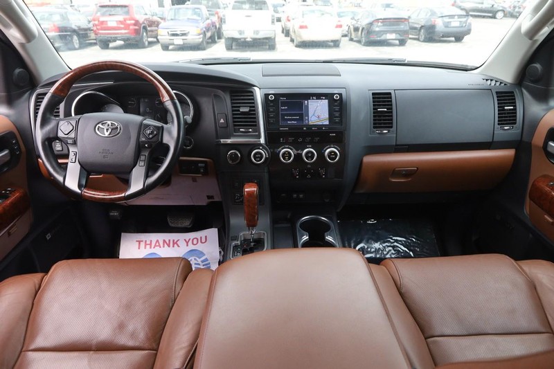 Toyota Sequoia Vehicle Image 25