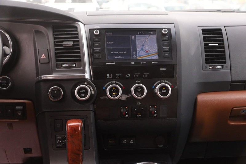 Toyota Sequoia Vehicle Image 28