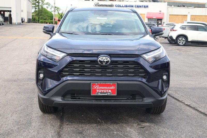 Toyota RAV4 Vehicle Image 04