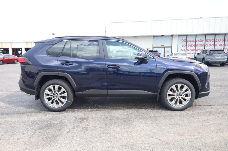 Toyota RAV4 Vehicle Image 05