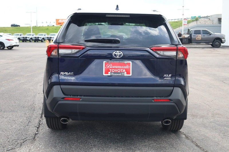 Toyota RAV4 Vehicle Image 06