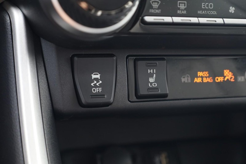 Toyota RAV4 Vehicle Image 16