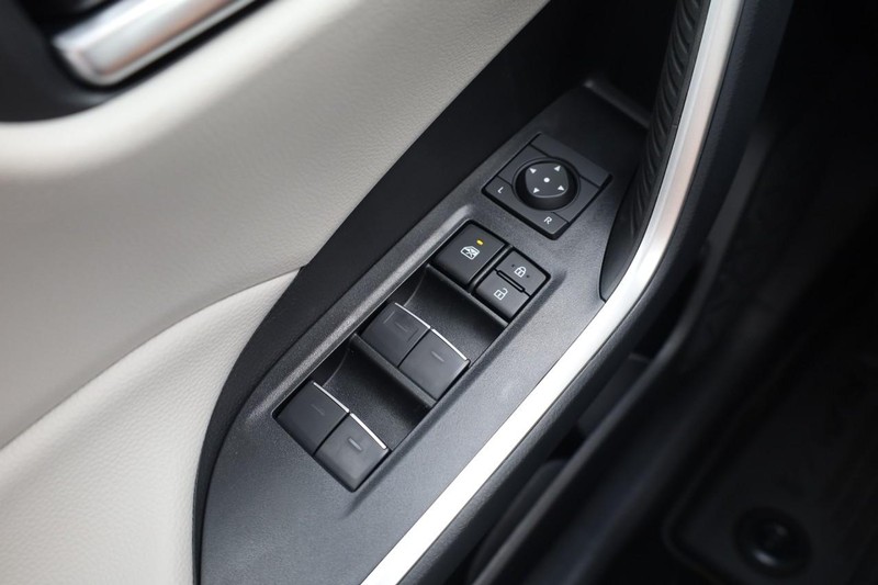 Toyota RAV4 Vehicle Image 20