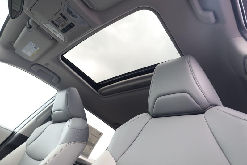 Toyota RAV4 Vehicle Image 23