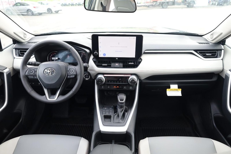 Toyota RAV4 Vehicle Image 26