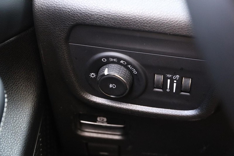 Jeep Grand Cherokee L Vehicle Image 22