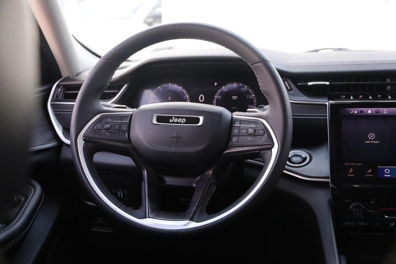 Jeep Grand Cherokee L Vehicle Image 25